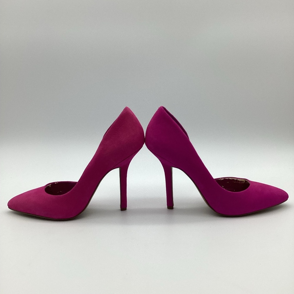 1962. BCBG Suede Fuchsia 3” Pumps NWOT Size 8.5